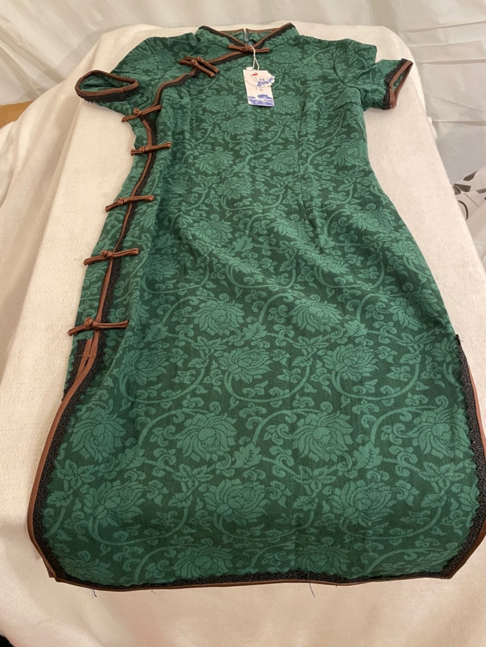 Green Floral Jacquard Qipao Dress with Contrast Trim